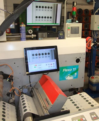 Mit TubeScan-Systemen stellt die Barthel Gruppe heute in mehreren Konfektionier- und Druckmaschinen sicher, dass keine fehlerhaften Etiketten zu den Kunden vordringen 