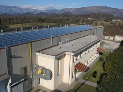 Das Produktionsgebäude im italienischen Udine mit 2000 m² Produktionsfläche (Quelle: Felga Etiketten) 