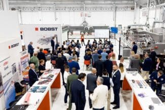 Über 200 Kundinnen und Kunden ließen sich an drei Tagen die aktuellen und neuesten Entwicklungen von Bobst präsentieren (Quelle: Bobst)