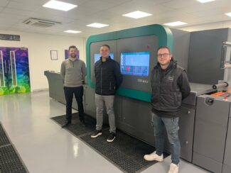  V.l.n.r.: Richard Dimmock, International Sales Manager Dantex, Joe Preddy, Managing Director Spectrum Digital Labels und Adam Goodliffe, Print Operator, Spectrum Digital Labels (Quelle: Dantex)