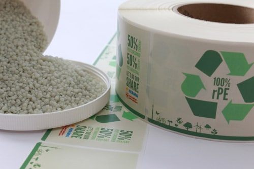 Wurde ebenfalls mit dem Deutschen Verpackungspreis in der Kategorie Nachhaltigkeit ausgezeichnet: das erste PE-Folienetikett, das zu 100 Prozent aus Recyclat besteht. Schäfer-etiketten und Herma haben es gemeinsam entwickelt