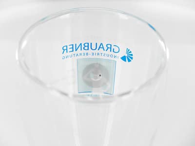 Von hinten sieht man die NFC-Antenne mit der die Informationen ausgetauscht werden (Quelle: smart-Tec)