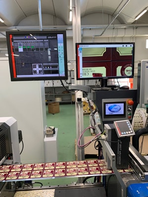 Zur Standardausrüstung der Druckmaschinen von Etigraph Italia gehört das digitale Videoüberwachungssystem Powerscope 5000. Zwei der Druckmaschinen sind zudem mit dem Registerregler AR 4000 ausgestattet (Quelle: BST eltromat)