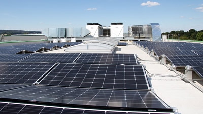 Die optimierte Energieeffizienz und die Nutzung von erneuerbaren Energien sorgt für nachhaltigen Umwelt und Klimaschutz (Quelle: Spilker)