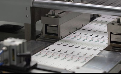 Zu den wichtigsten Produkten bei Felga gehören Kunststoffetiketten für die grüne Branche (Quelle: Felga Etiketten)