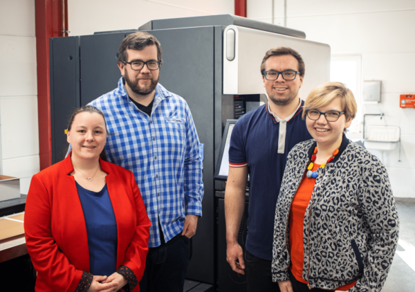 Ganz in Familienhand, Kemna Druck Kamen (v.l): Tanja Heckmann – Abteilungsleitung Lettershop; Martin Heckmann, Geschäftsführer, Druckermeister; Patrick Heckmann, Leitung Vertrieb; Friederike Heckmann, Geschäftsführerin, Mediengestalterin (Quelle: Kemna Druck Kamen)